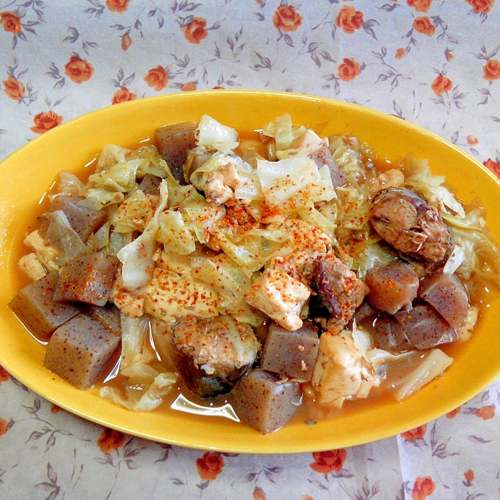 キャベツと豆腐と蒟蒻のサバ缶煮